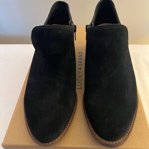 LUCKY BRAND BOOTS, Womens 7.5, Black Oiled Suede “Feltyn” Zip-Up Ankle Boots NEW